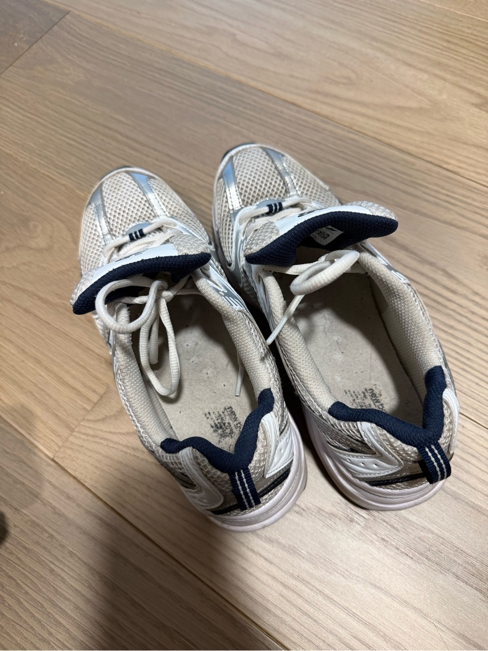 New Balance 530 White & Navy Lightweight Running Shoes - Picture 4 of 4